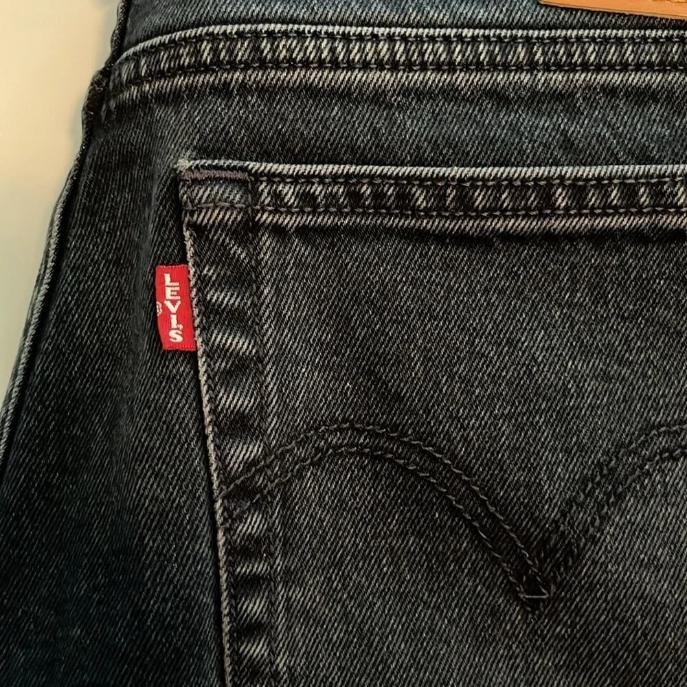 Levi’s Premium High Rise Wedgie Size 29